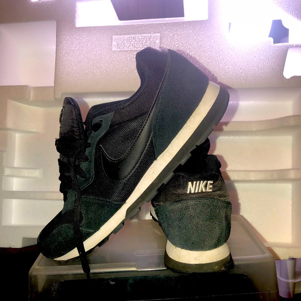 Black Classic Nike